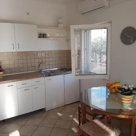 Matea - Studio With Terrace And Sea View Apartament